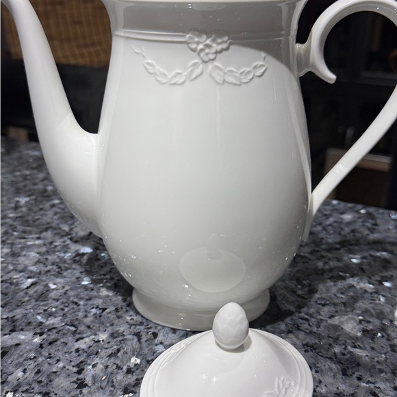 🫖 Vintage Elegant Villeroy and Boch Fiori White Porcelain Pot 🫖 - Picture 5 of 15